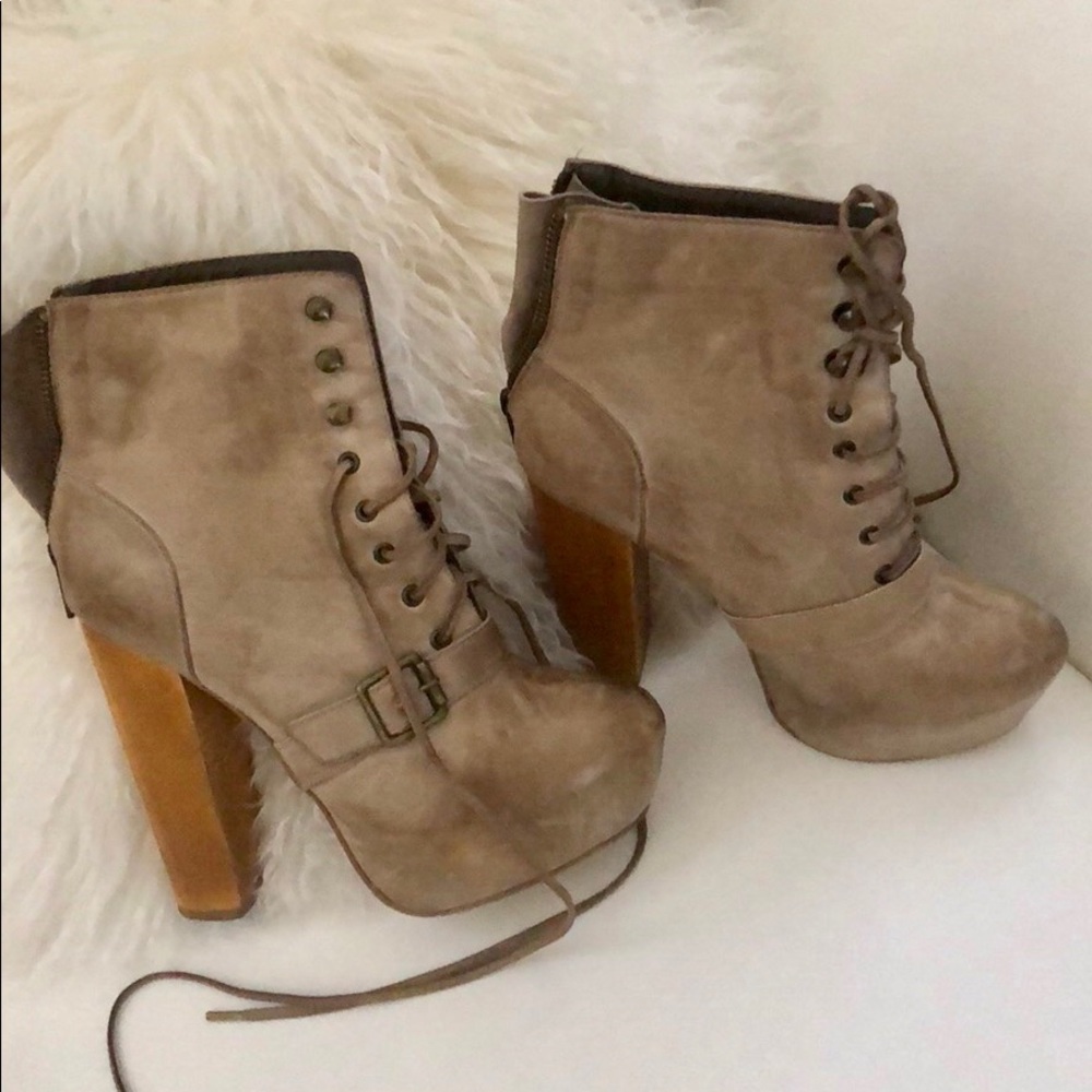 ankle boots !